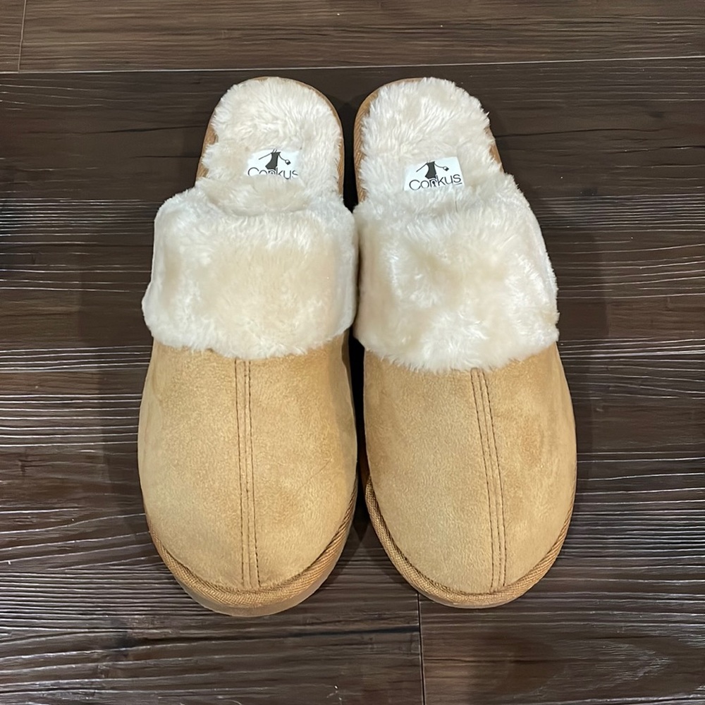 NEW - Corkys slippers (Size 10)